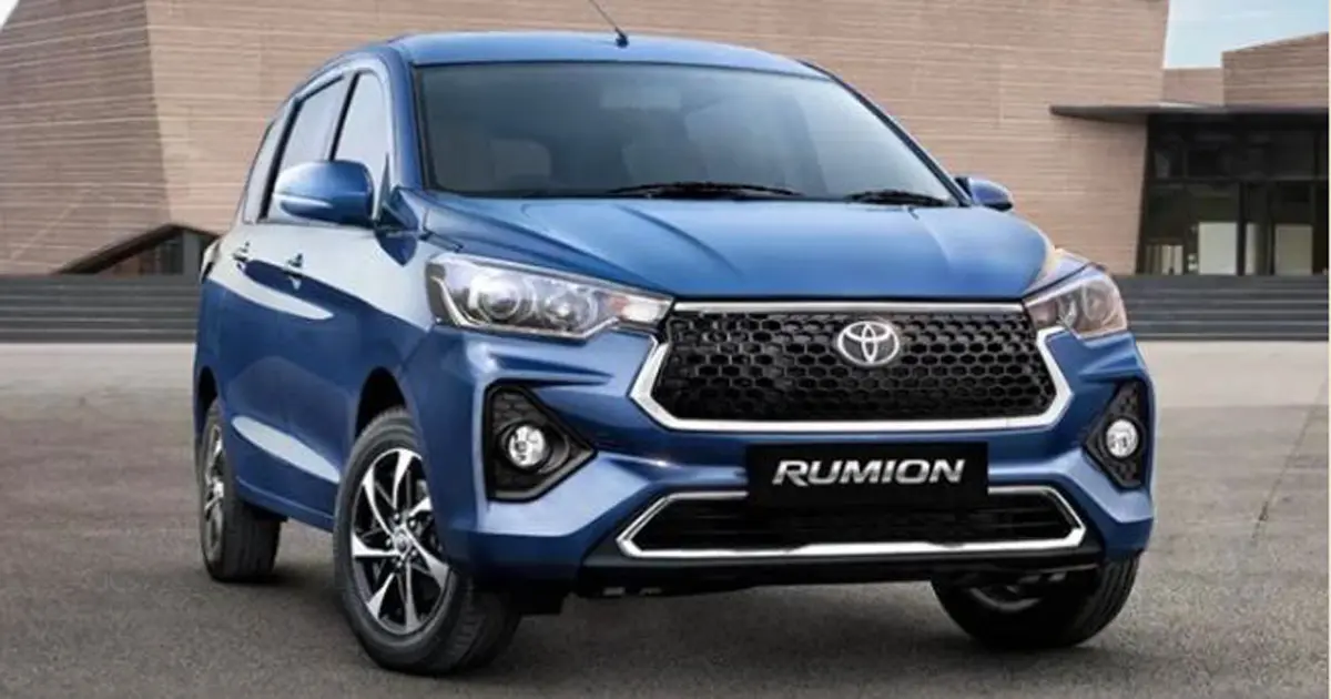 Toyota Rumion G AT Variant Launched