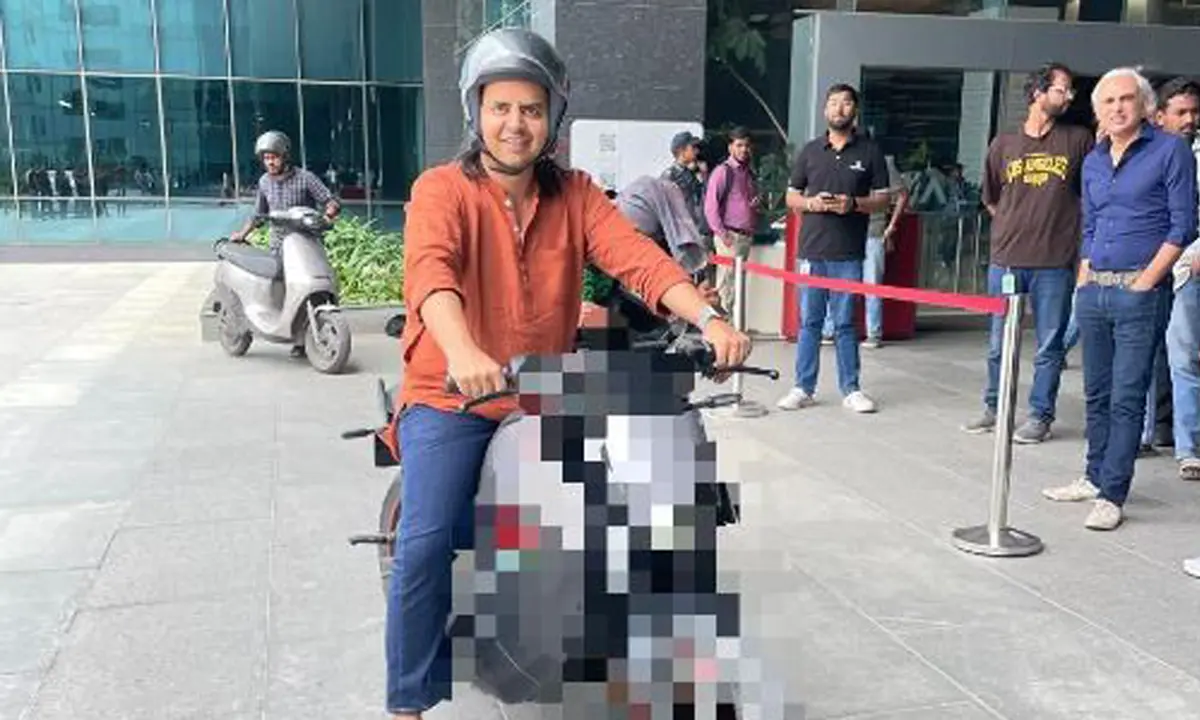 Ola Electric CEO again seen with Ola Electric Bike, shared photo on social media